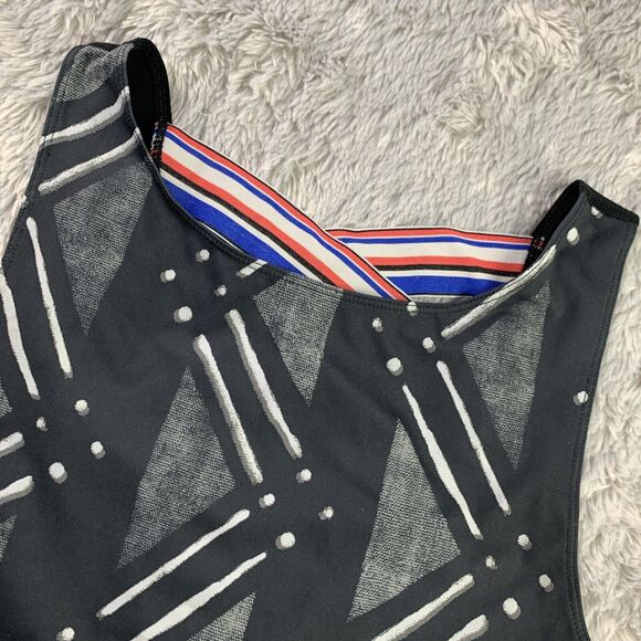 Nike Pro Tank Top Womens Medium Black Dri-Fit Abstract Print Performance Swoosh - Picture 1 of 11